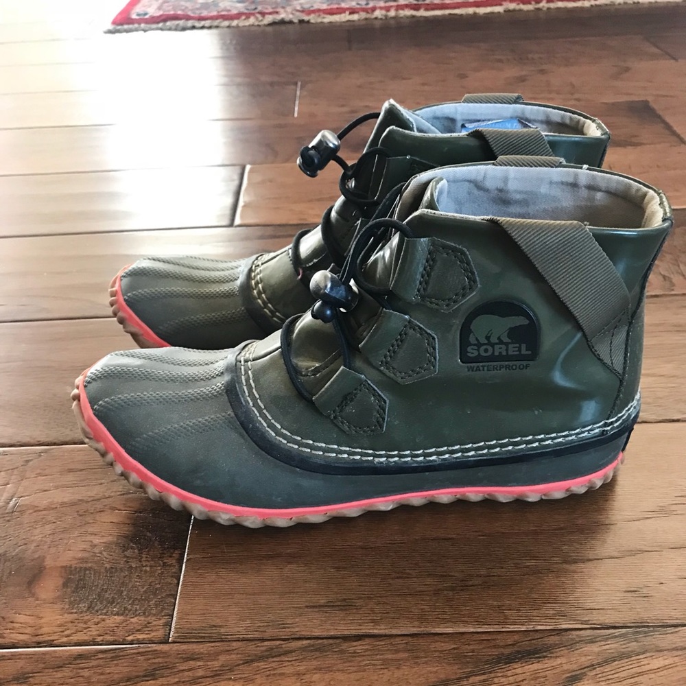 Sorel Out and About Snow Glow Boot
